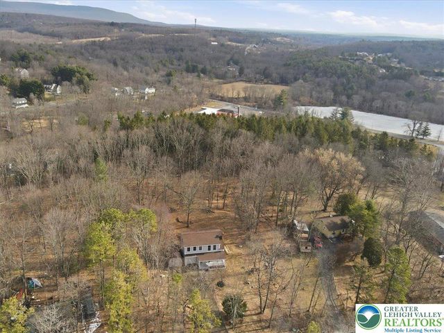 142 Towering Court, Chestnuthill Twp, PA 18353