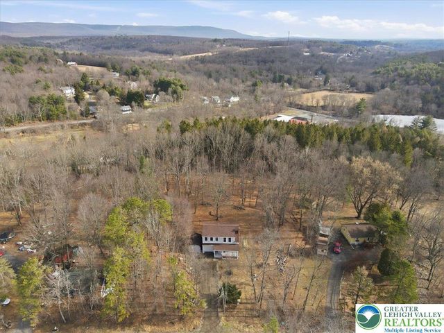 142 Towering Court, Chestnuthill Twp, PA 18353