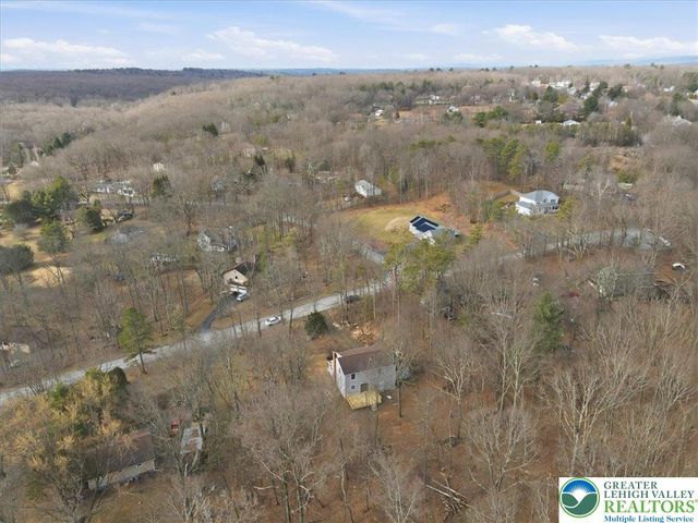 142 Towering Court, Chestnuthill Twp, PA 18353