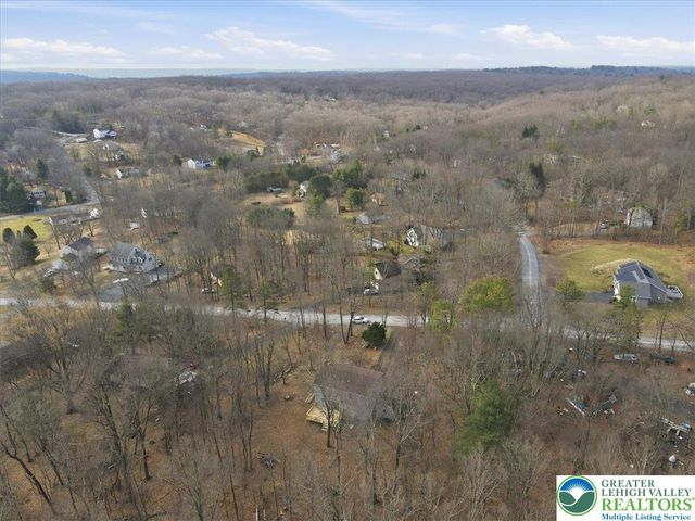 142 Towering Court, Chestnuthill Twp, PA 18353