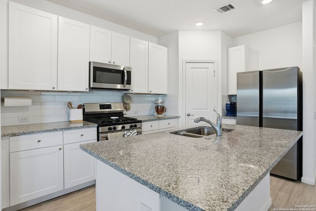 634 Bean, San Antonio, TX 78221