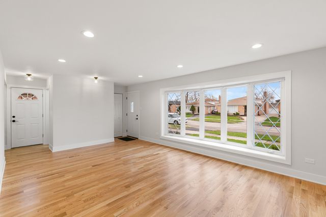 1042 W 109th Place, Chicago, IL 60643