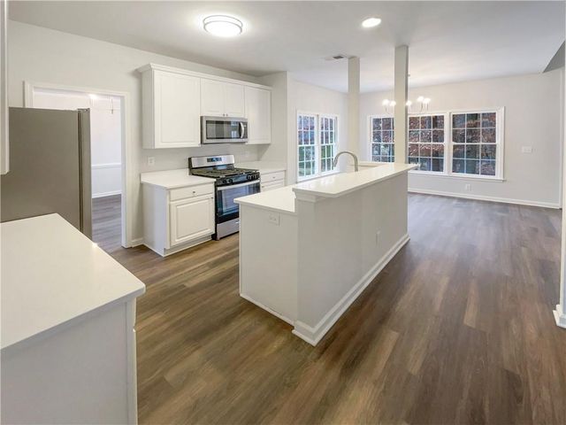 1817 Lake Cove SW Drive, Atlanta, GA 30331