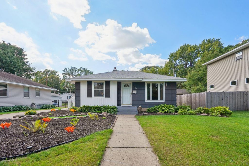 2704 Alabama Avenue S, Saint Louis Park, MN 55416