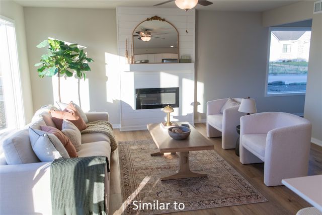 1104 Sunflower Lane, Pella, IA 50219