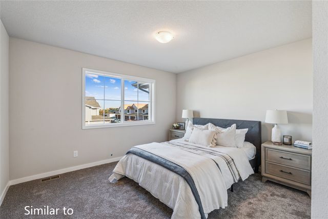 1104 Sunflower Lane, Pella, IA 50219