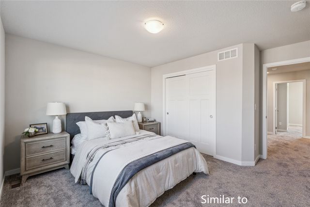 1104 Sunflower Lane, Pella, IA 50219