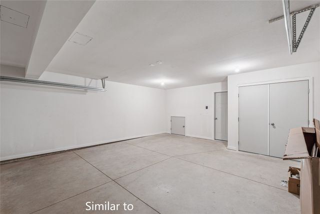 1104 Sunflower Lane, Pella, IA 50219