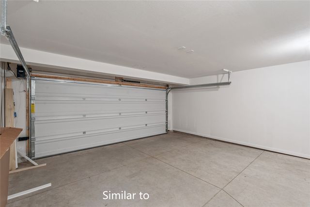 1104 Sunflower Lane, Pella, IA 50219