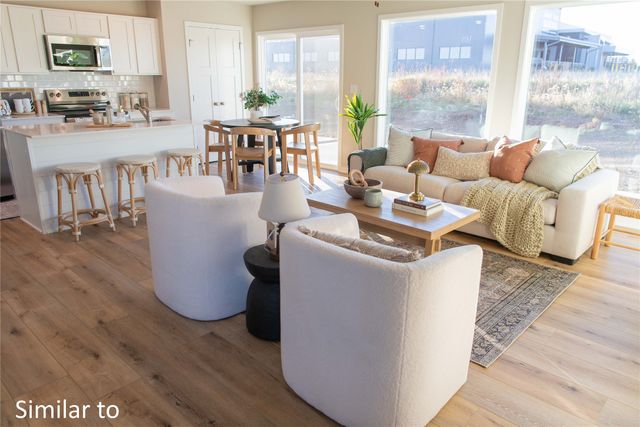 1104 Sunflower Lane, Pella, IA 50219