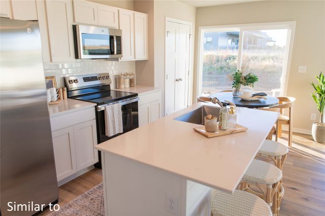 1104 Sunflower Lane, Pella, IA 50219