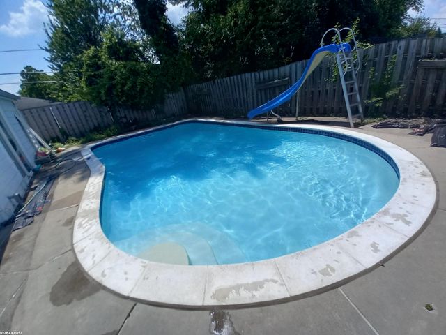 22430 Milner Street, Saint Clair Shores, MI 48081