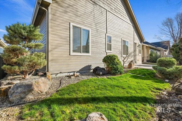 6374 W Mystic Cove Place, Garden City, ID 83714
