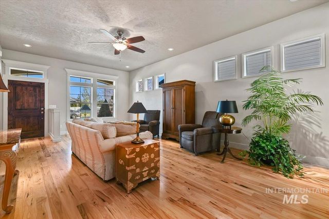 6374 W Mystic Cove Place, Garden City, ID 83714