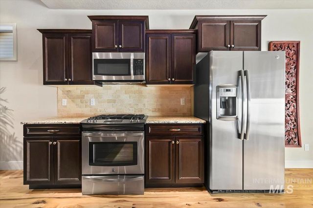 6374 W Mystic Cove Place, Garden City, ID 83714