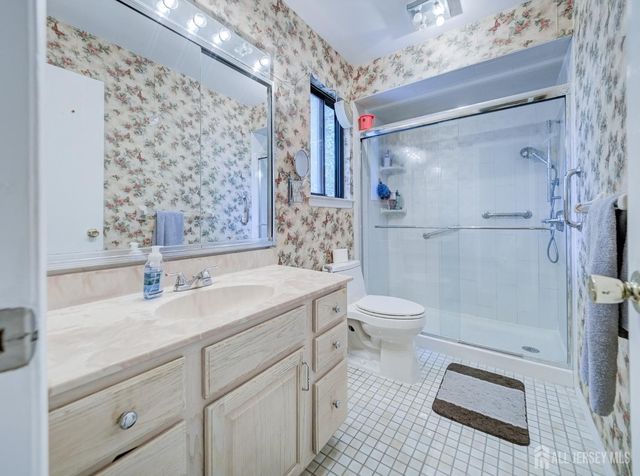 20 Gate House Lane, Edison, NJ 08820