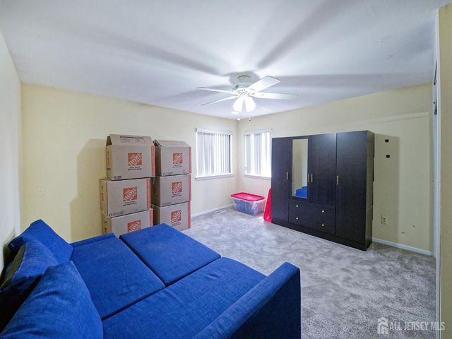 20 Gate House Lane, Edison, NJ 08820