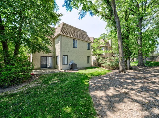 20 Gate House Lane, Edison, NJ 08820