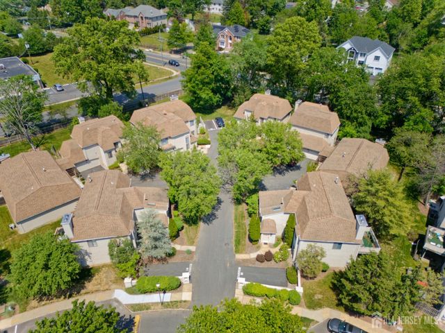 20 Gate House Lane, Edison, NJ 08820