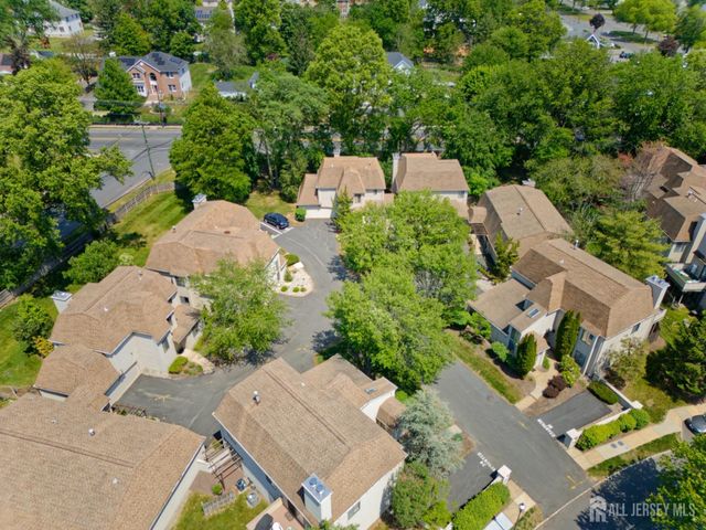 20 Gate House Lane, Edison, NJ 08820