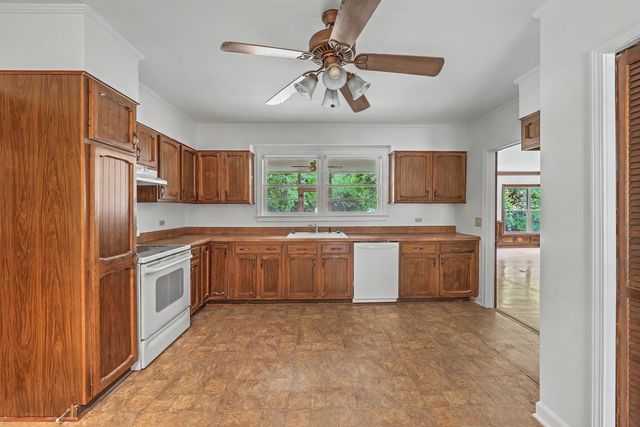 1611 Bacons Bridge Road, Summerville, SC 29485