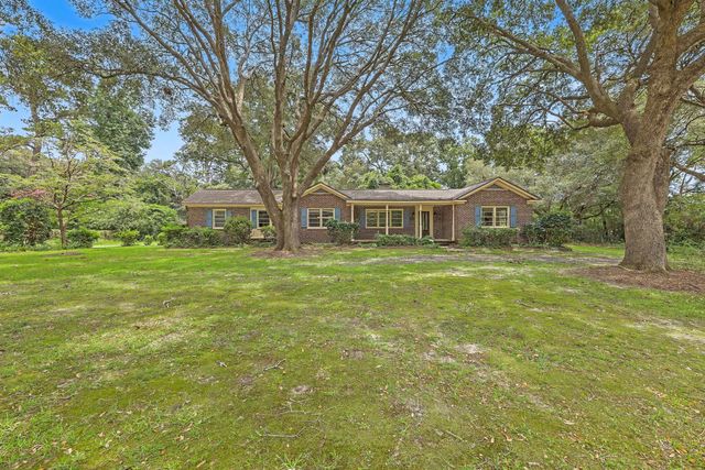 1611 Bacons Bridge Road, Summerville, SC 29485