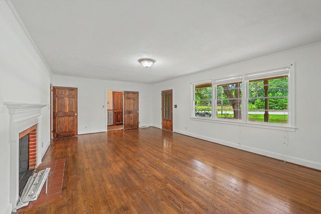 1611 Bacons Bridge Road, Summerville, SC 29485