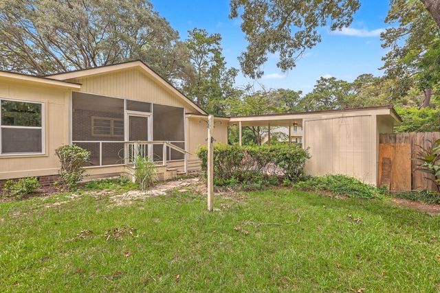 1611 Bacons Bridge Road, Summerville, SC 29485