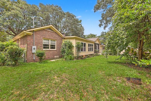 1611 Bacons Bridge Road, Summerville, SC 29485