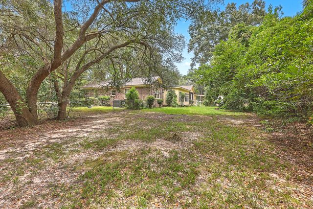 1611 Bacons Bridge Road, Summerville, SC 29485