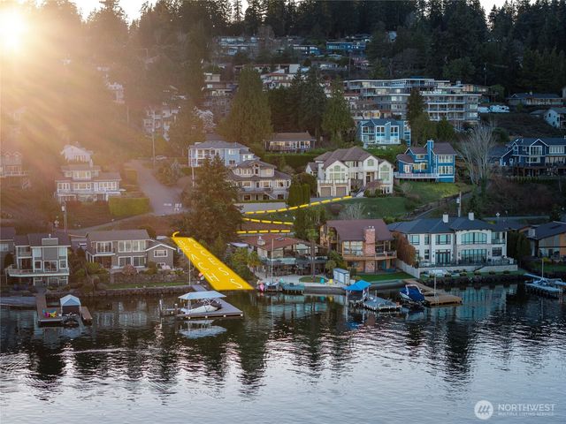 15517 Lake Shore Boulevard NE, Lake Forest Park, WA 98155