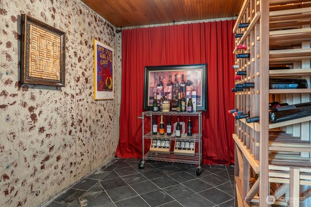 15517 Lake Shore Boulevard NE, Lake Forest Park, WA 98155