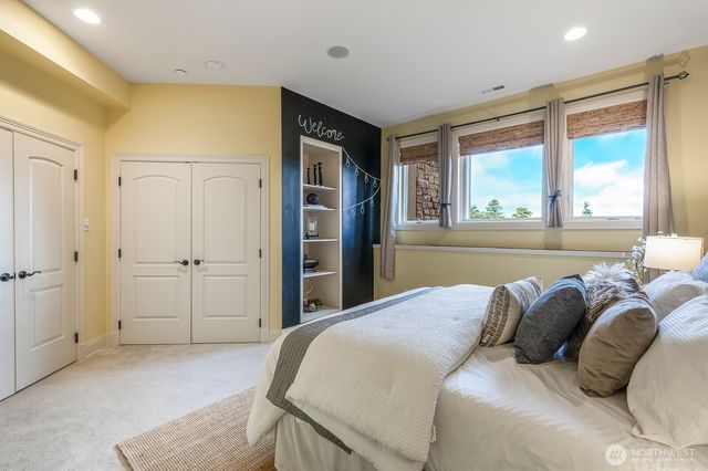 15517 Lake Shore Boulevard NE, Lake Forest Park, WA 98155