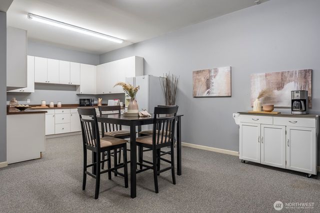 15517 Lake Shore Boulevard NE, Lake Forest Park, WA 98155