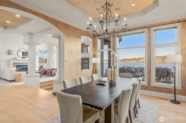 15517 Lake Shore Boulevard NE, Lake Forest Park, WA 98155