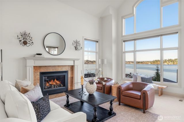 15517 Lake Shore Boulevard NE, Lake Forest Park, WA 98155