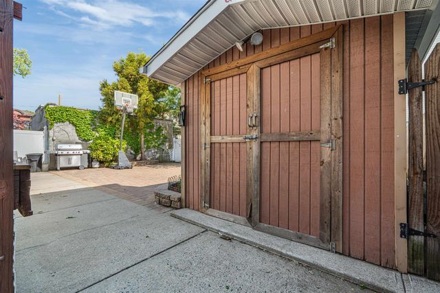 70 WEST 3RD ST, Bayonne, NJ 07002