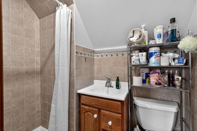 70 WEST 3RD ST, Bayonne, NJ 07002