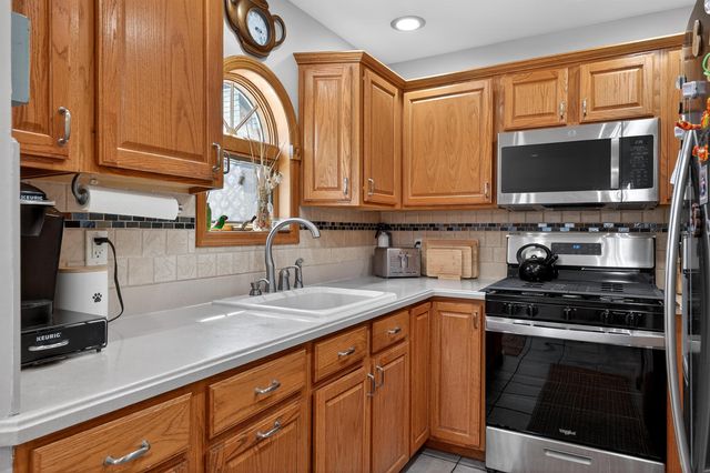 70 WEST 3RD ST, Bayonne, NJ 07002
