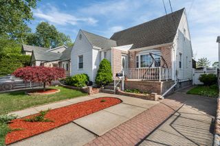 70 WEST 3RD ST, Bayonne, NJ 07002