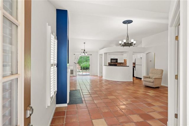 422 Arrowhead Trail, Canton, GA 30114