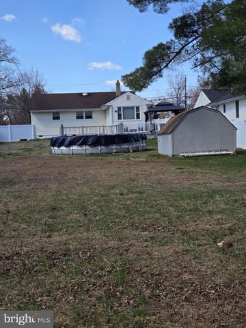 48 5TH AVE, Maple Shade, NJ 08052