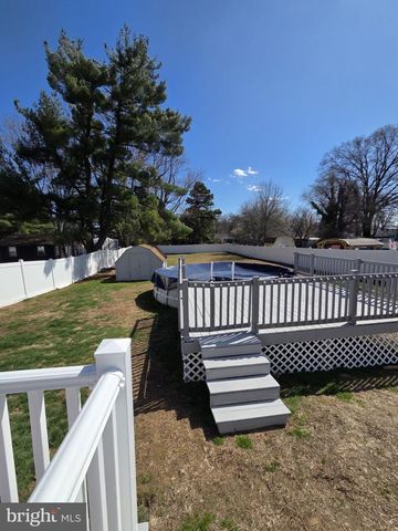 48 5TH AVE, Maple Shade, NJ 08052