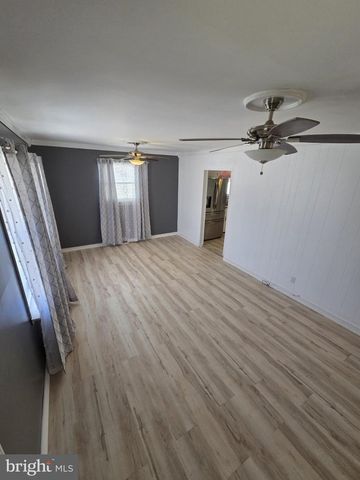 48 5TH AVE, Maple Shade, NJ 08052