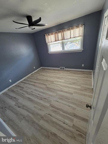 48 5TH AVE, Maple Shade, NJ 08052
