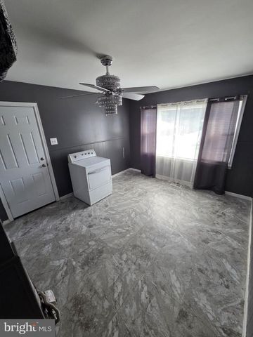 48 5TH AVE, Maple Shade, NJ 08052