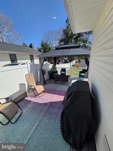 48 5TH AVE, Maple Shade, NJ 08052