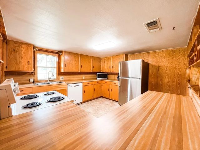 6051 County Road 103, Brownwood, TX 76801