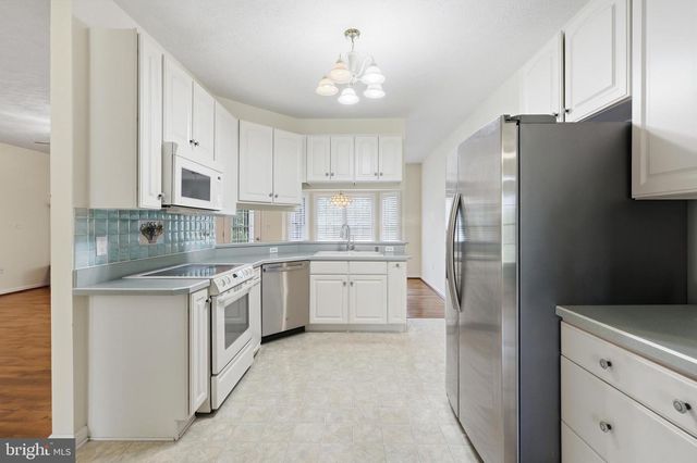 107 PALACE CT, Inwood, WV 25428
