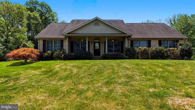 107 PALACE CT, Inwood, WV 25428